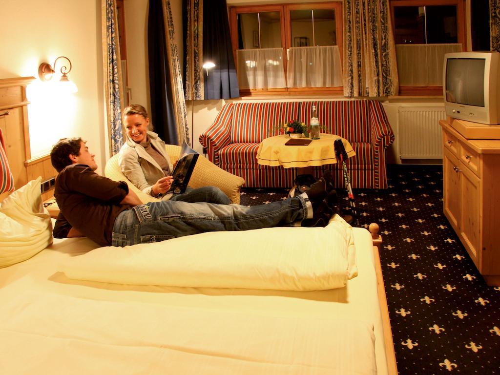 Hotel Gebirgshaeusl Engedey Bilik gambar